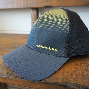 Mens Oakley Hat size L/XL